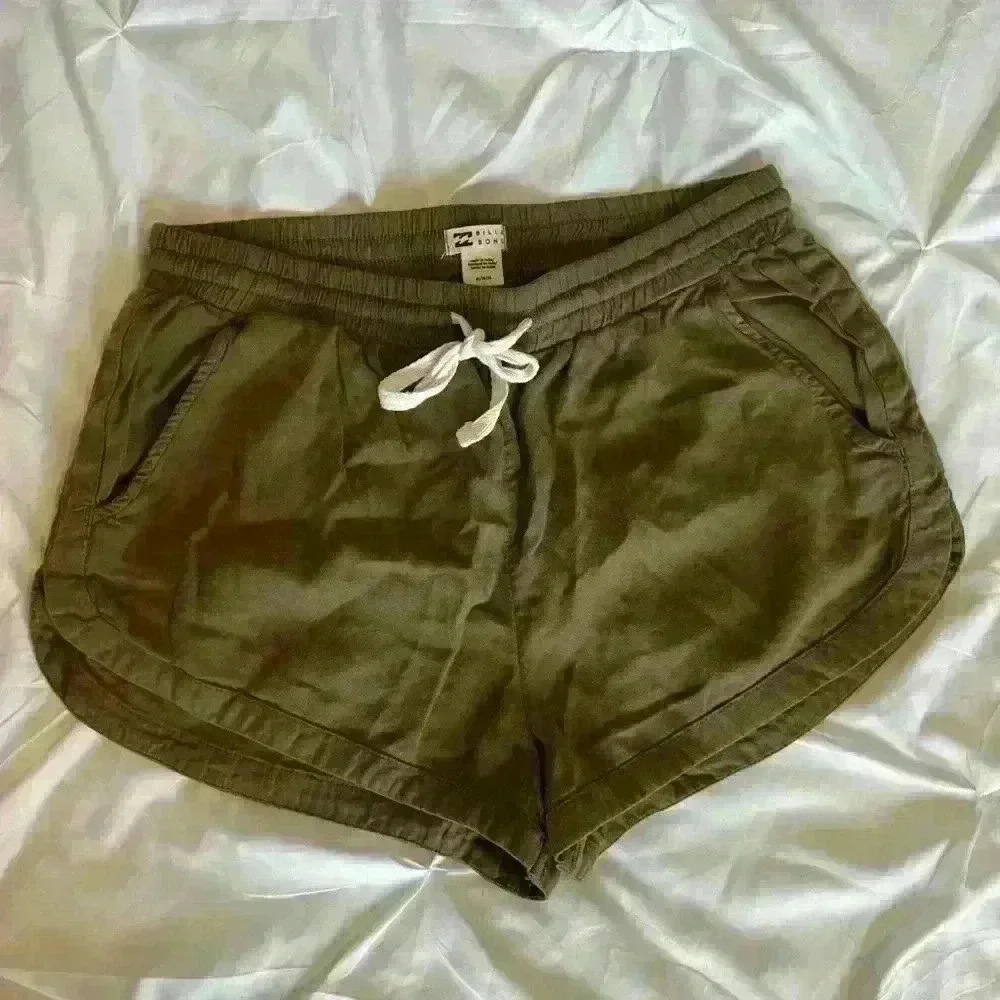 Green Billabong Shorts Women’s size Medium